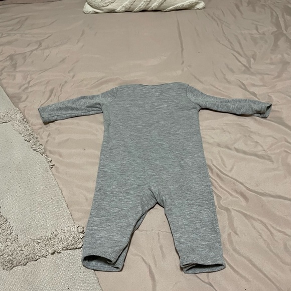 *SOLD* Pair of Converse Jumpsuits-Size 6-9 Momths - Picture 5 of 8